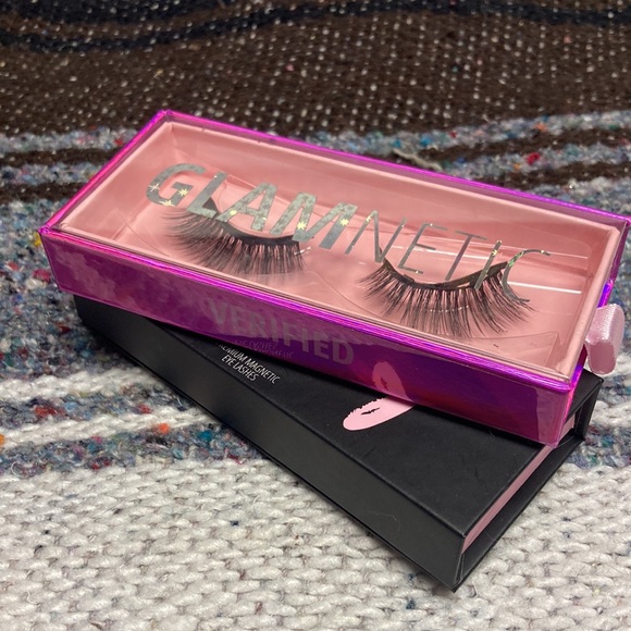 GlAMNETIC LASHES - Picture 3 of 4